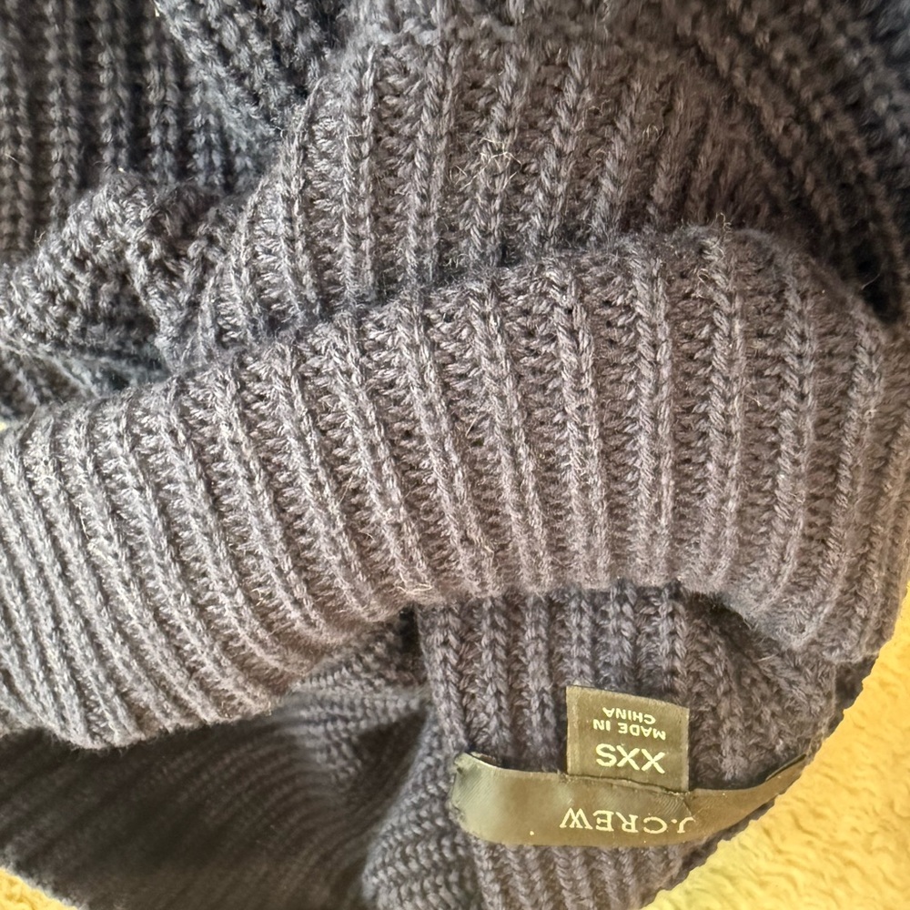 Cozy Navy Blue Knit Sweater - Picture 6 of 6